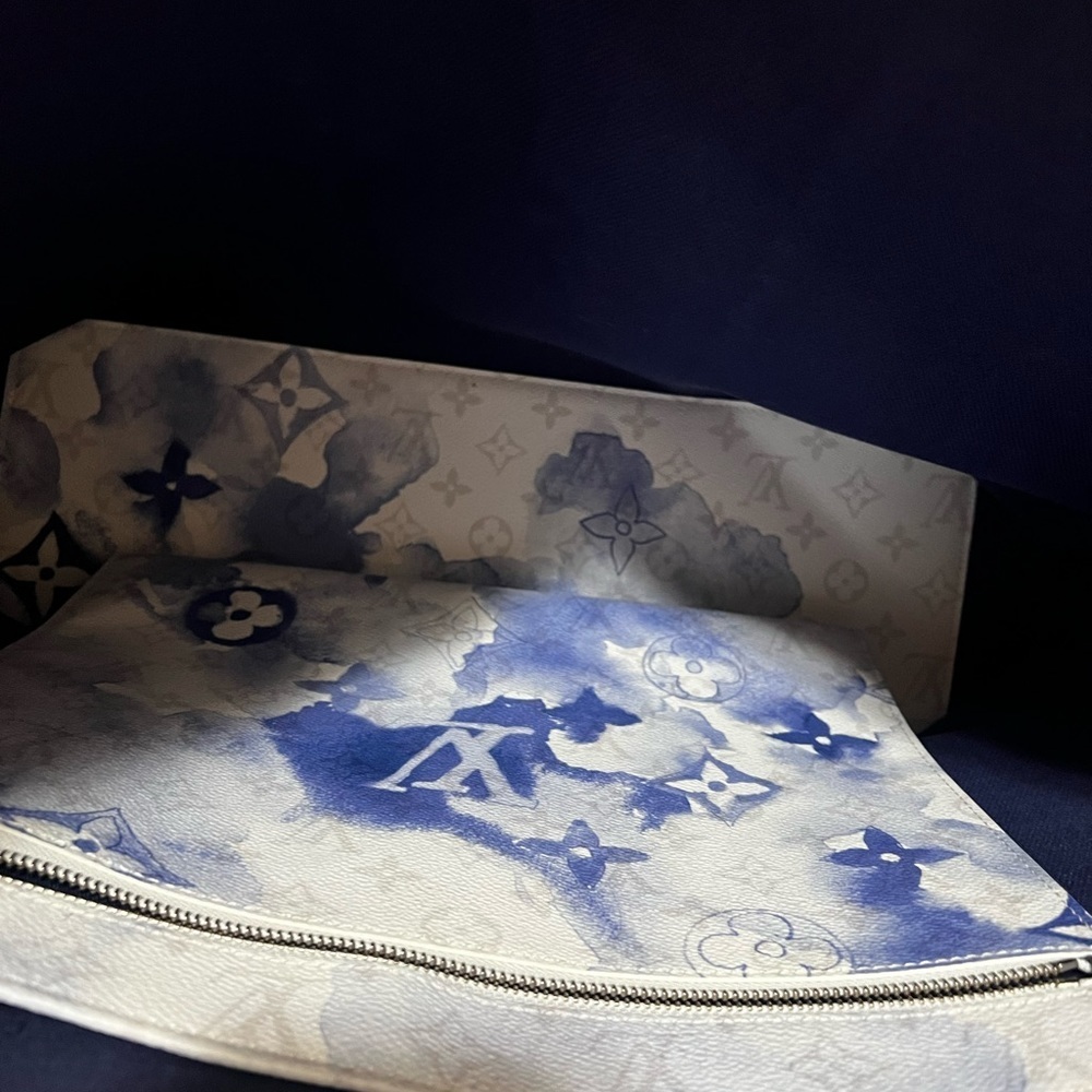 LOUIS VUITTON 2021 Monogram Watercolor Weekend Tote GM - Picture 9 of 16